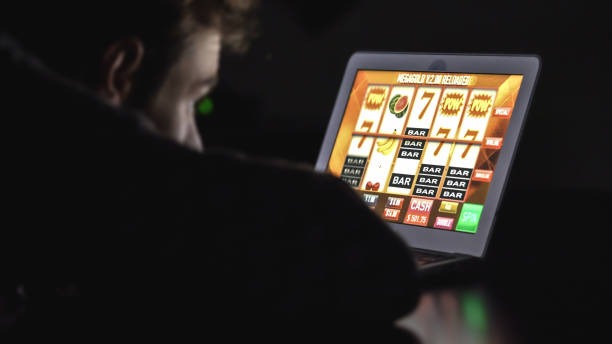 Egypt's Book of Mystery bonus round display showing free spins counter and multiplier indicators